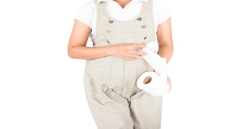 ما هي أسباب وعلاج سلس البول بعد الولادة الطبيعية؟