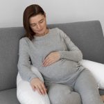 جفاف الفم أثناء الحمل| علامة تحذيرية أم عرض بسيط؟