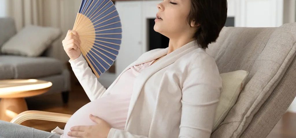 أسباب زيادة التعرق أثناء الحمل