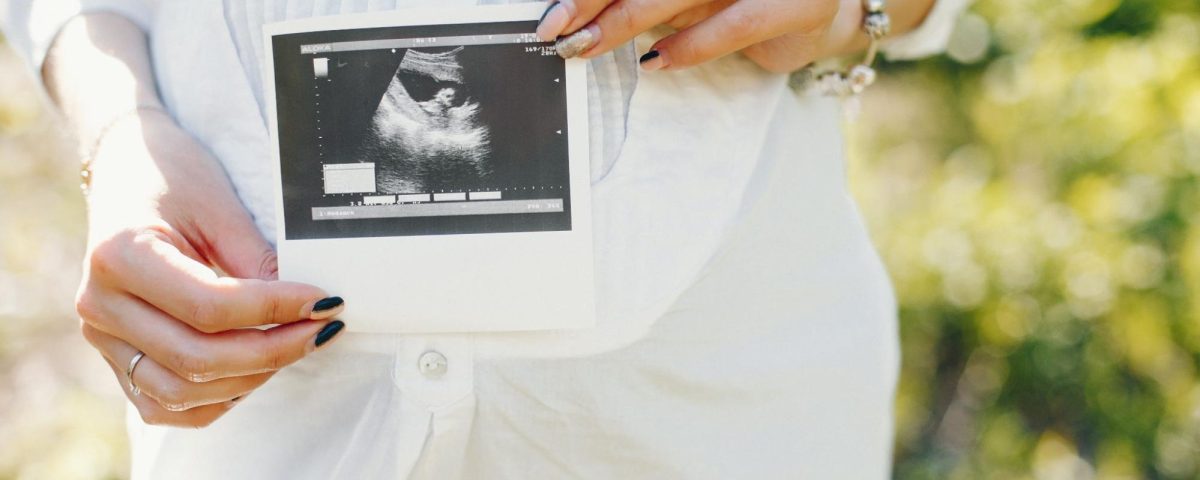 نصائح-للحامل-في-الشهر-الأول-بعد-الحقن-المجهري-دليلك-الشامل