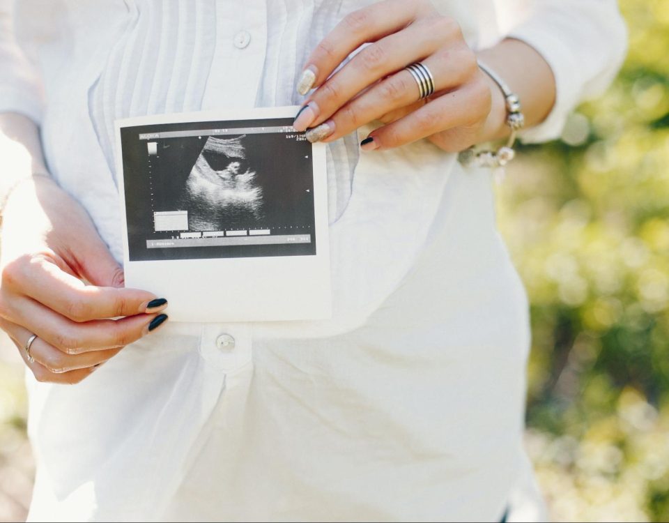 نصائح-للحامل-في-الشهر-الأول-بعد-الحقن-المجهري-دليلك-الشامل